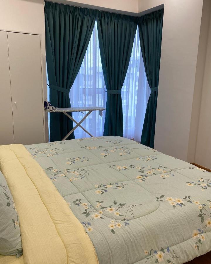 Az Stayz Homestay Kajang Exterior photo